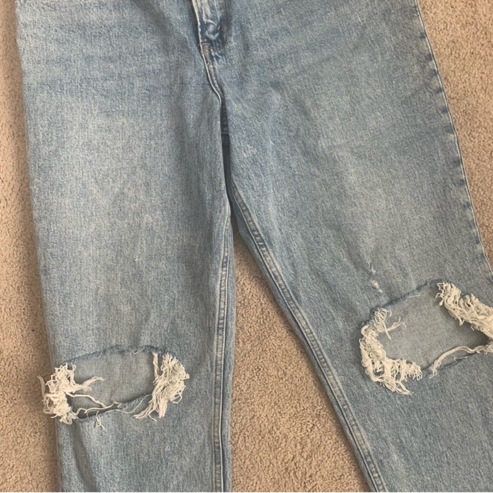 Abercrombie & Fitch Curve Love Ultra High Rise 90s Distressed Jean size 8S/29S - Picture 3 of 12